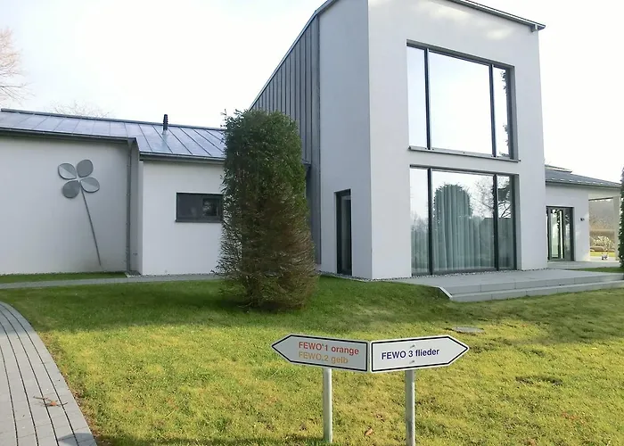 Kleeblatthaus Wg Flieder *